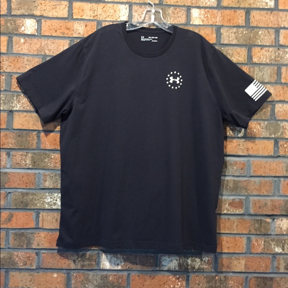 UNDER ARMOUR MENS BLACK T-SHIRT WHITE FLAG on BACK